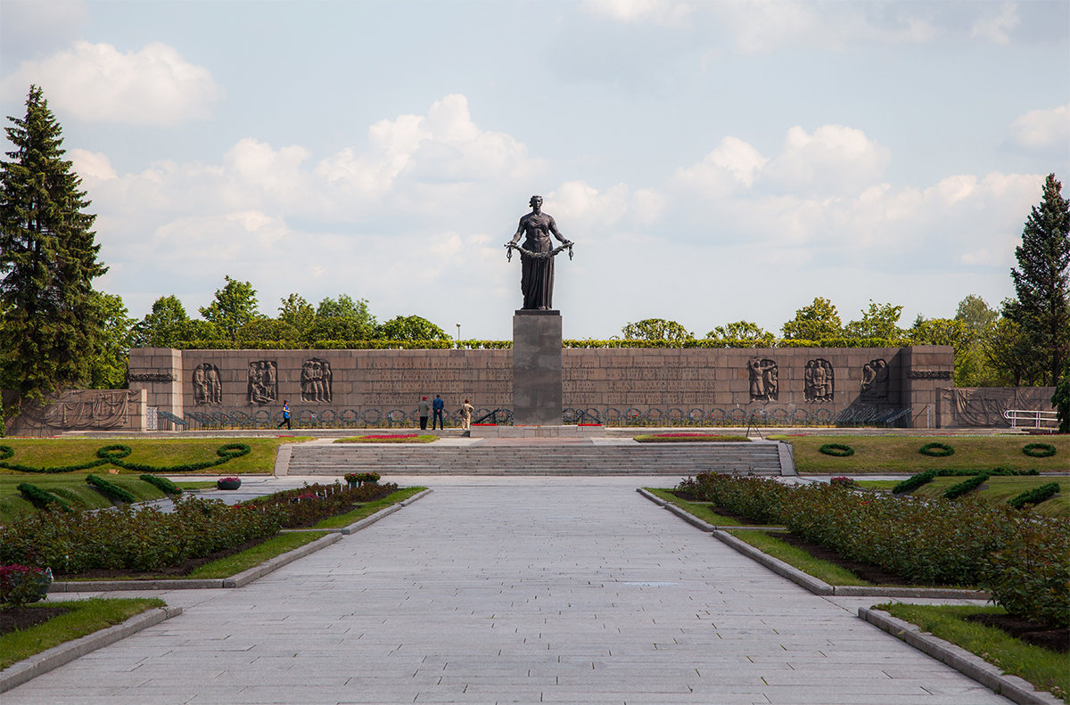 пискаревское мемориальное кладбище санкт петербург