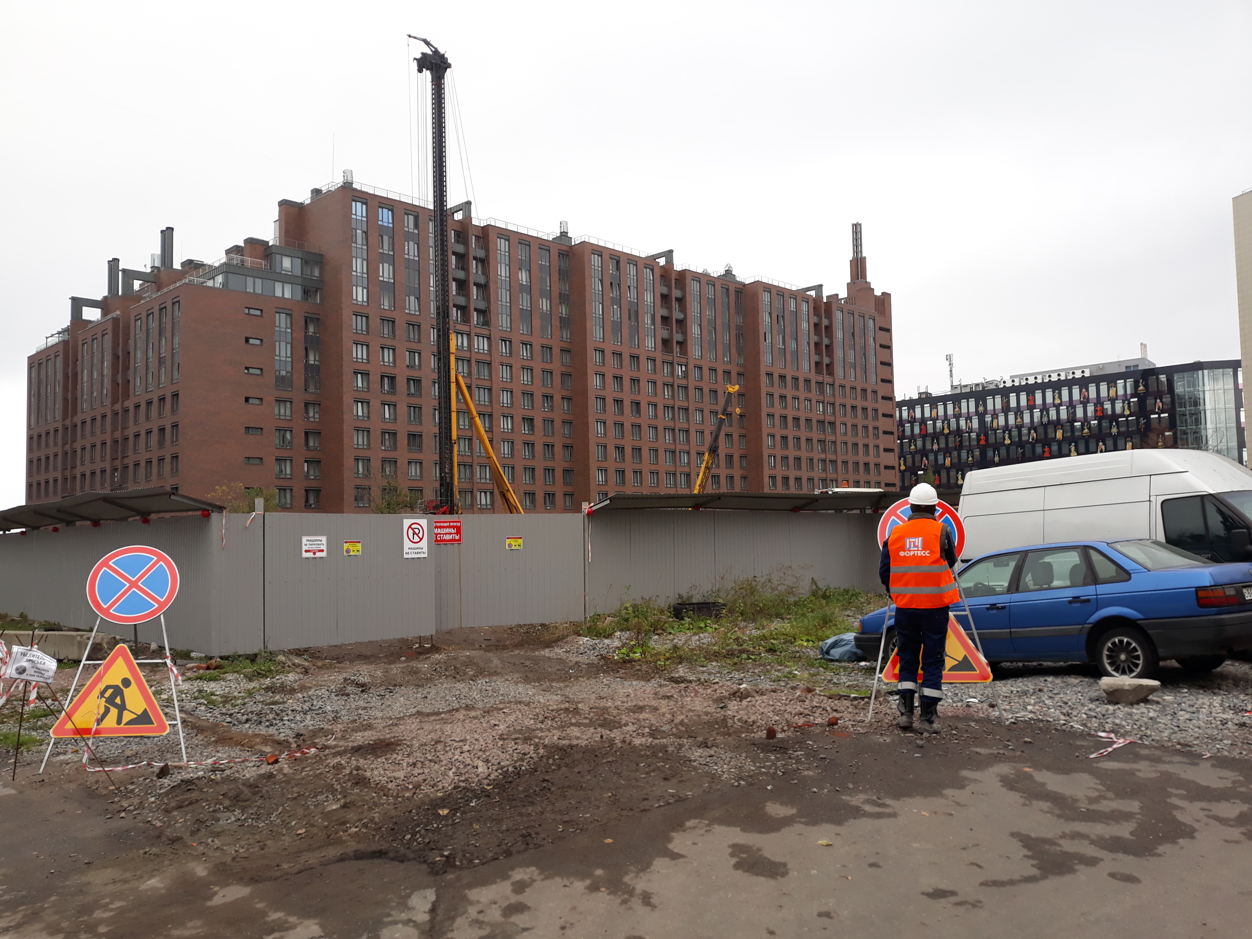 Новости спб пискаревский. Дом на Пискаревском. Стройка на Пискаревском проспекте 159 торговый центр. Пискаревский 3 новый дом фото сейчас.