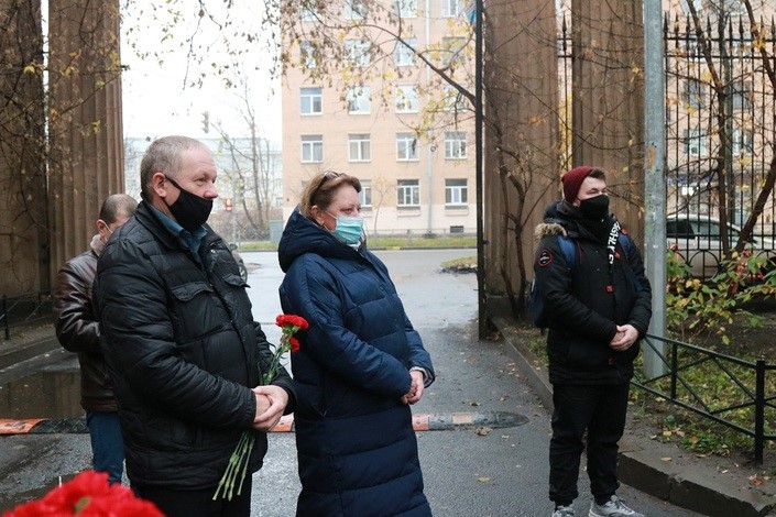 В Кировском районе установили мемориальную доску Герою Советского Союза - Григорию Яковлевичу Оводовскому