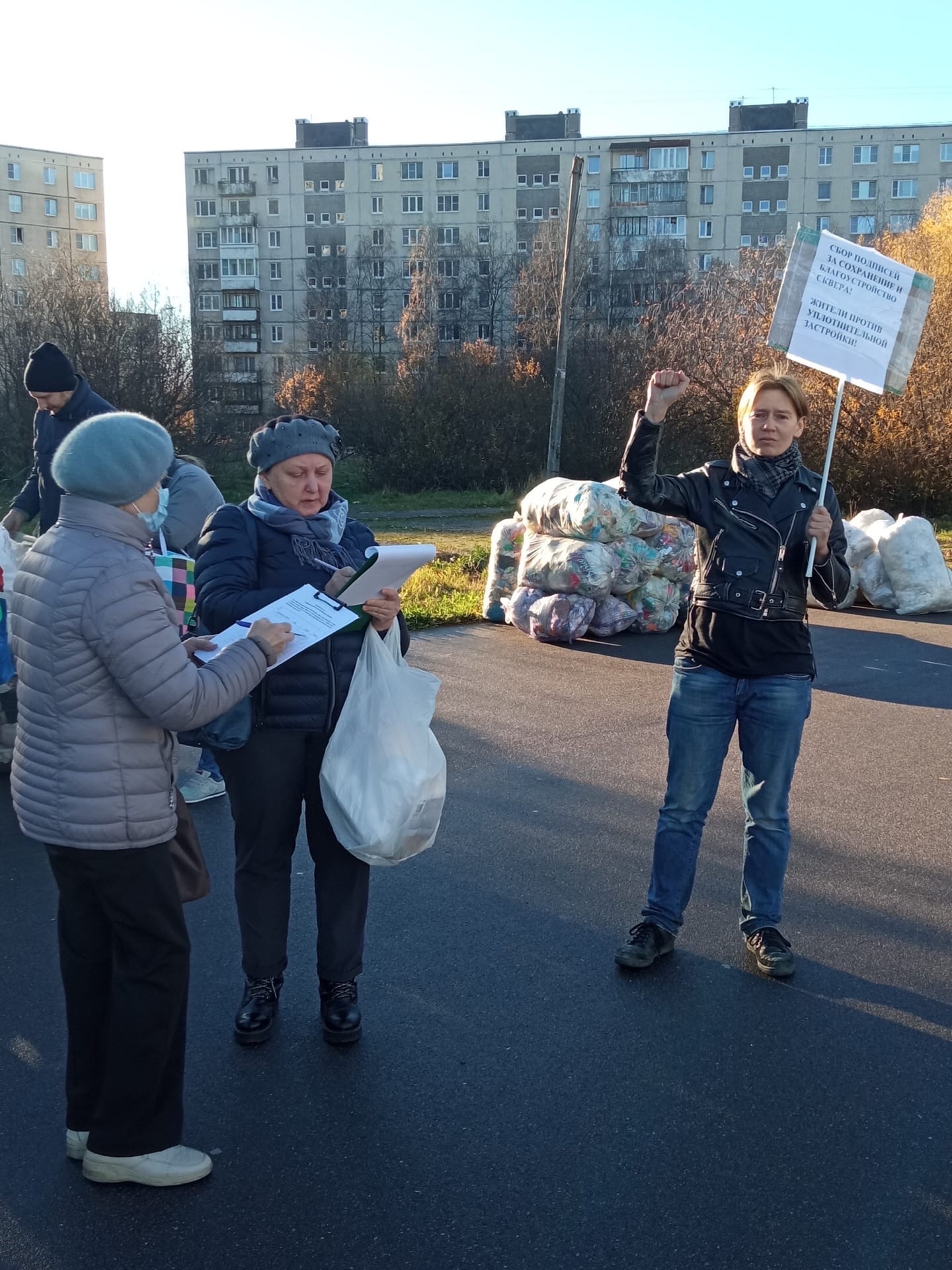 На ул. Купчинская проходит сбор подписей в защиту территориии на углу  Купчинской и Олеко Дундича в качестве зеленой зоны — Вечерний Питер.  Новости Петербурга. Новости Спб. Новости Санкт-Петербурга