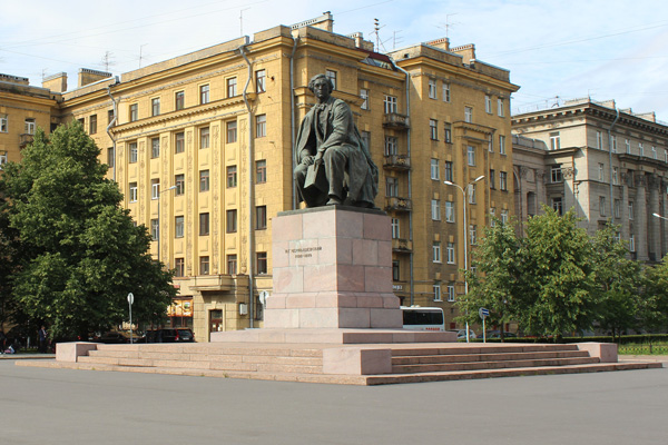 памятник чернышевскому петербург