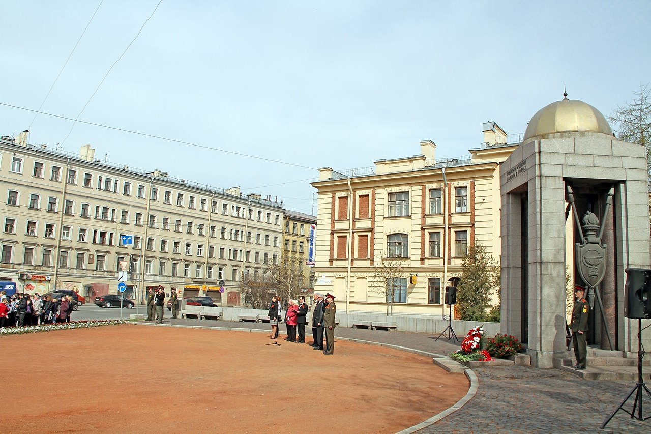 памятник военным медикам петербург
