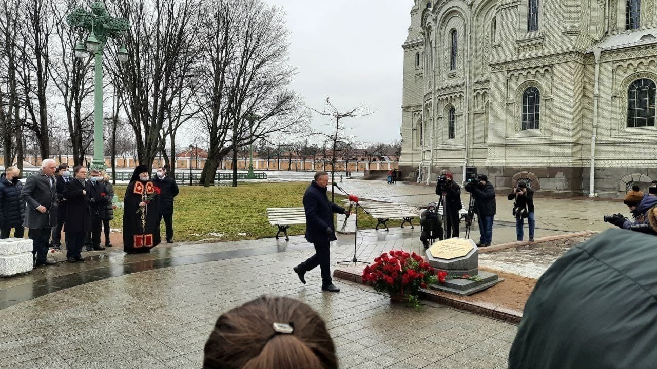 Мемориал к 100 летию кронштадтского восстания. Кронштадт памятник восстанию. Памятник участникам Кронштадтского Восстания в Кронштадте. Памятник к 100-летию Кронштадтского Восстания. Памятник Кронштадтскому мятежу в Кронштадте.