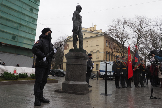 памяятник городовому спб суворовский проспект