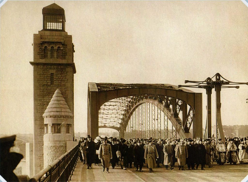 большеохтинский мост петербург старое фото